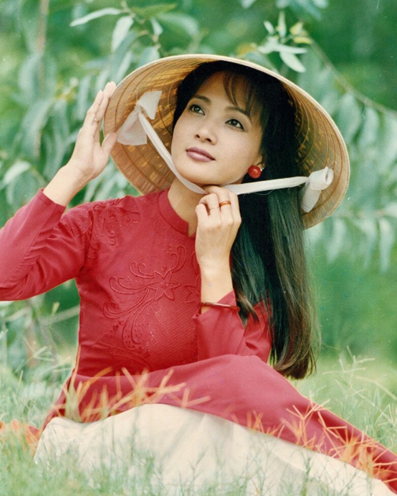 Nữ nghệ sĩ xinh đẹp, tài sắc vẹn toàn không kém cạnh bất kỳ nàng Hoa hậu nào của làng hương sắc Việt, hiện sống ra sao?- Ảnh 2. Nữ nghệ sĩ xinh đẹp, tài sắc vẹn toàn không kém cạnh bất kỳ nàng Hoa hậu nào của làng hương sắc Việt, hiện sống ra sao?- Ảnh 2.