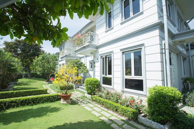 Loạt biệt thự và khu nghỉ dưỡng rải từ Bắc chí Nam của Hồ Quỳnh Hương: Nữ đại gia ngầm quyết ‘không chồng không con, tiêu tiền không cần đếm’ - Ảnh 2. Loạt biệt thự và khu nghỉ dưỡng rải từ Bắc chí Nam của Hồ Quỳnh Hương: Nữ đại gia ngầm quyết ‘không chồng không con, tiêu tiền không cần đếm’ - Ảnh 2.