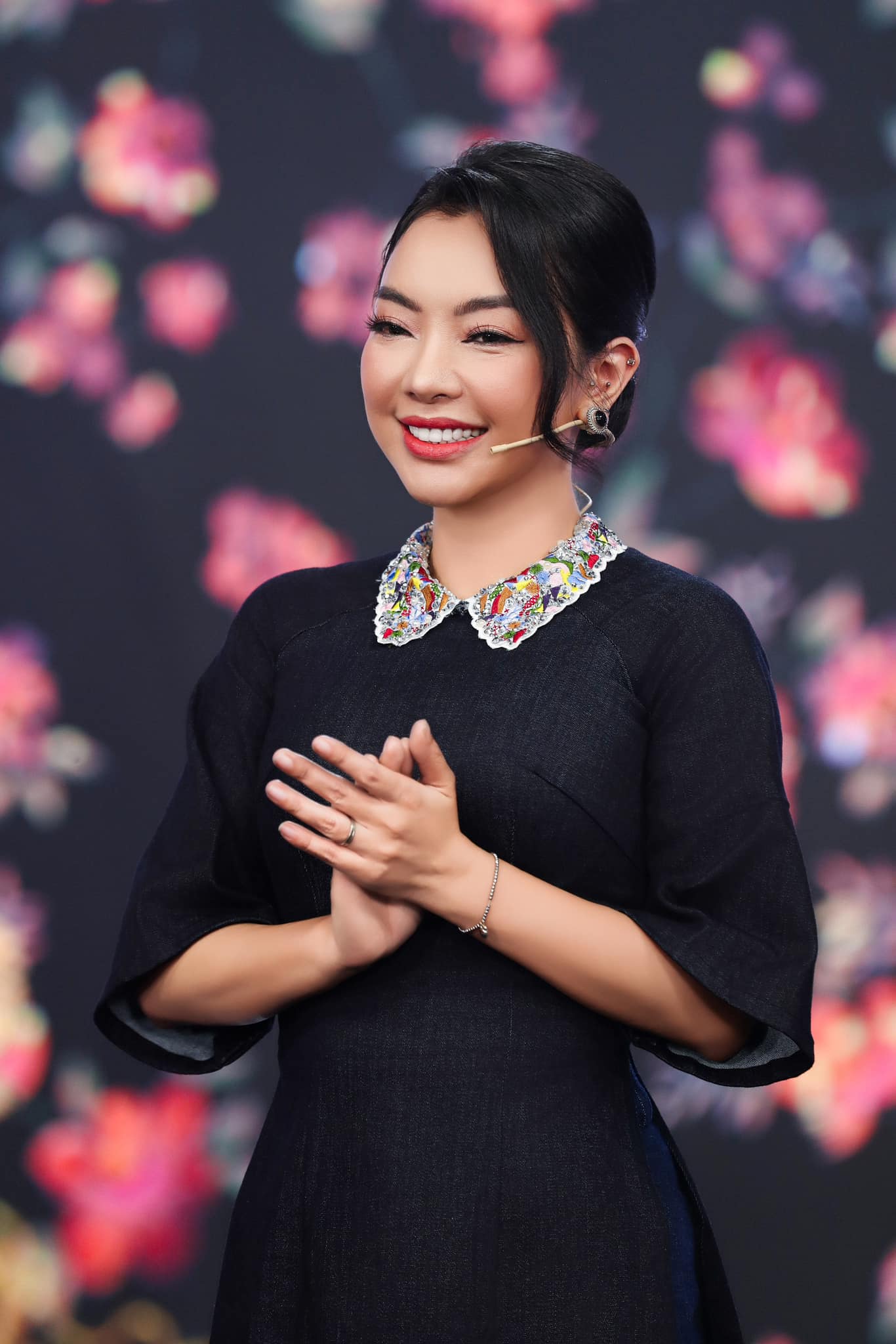 Nữ NSƯT quê Hải Phòng mang quân hàm Thượng tá từng thi 'Sao mai điểm hẹn' cùng Tùng Dương, Kasim Hoàng Vũ, giờ ra sao? - Ảnh 6.