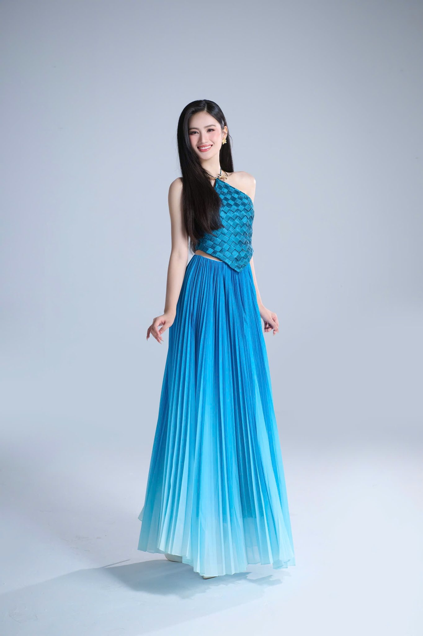 Hoa hậu Ý Nhi diện bikini khoe 'vòng eo 59' tại Miss World 2025- Ảnh 7.