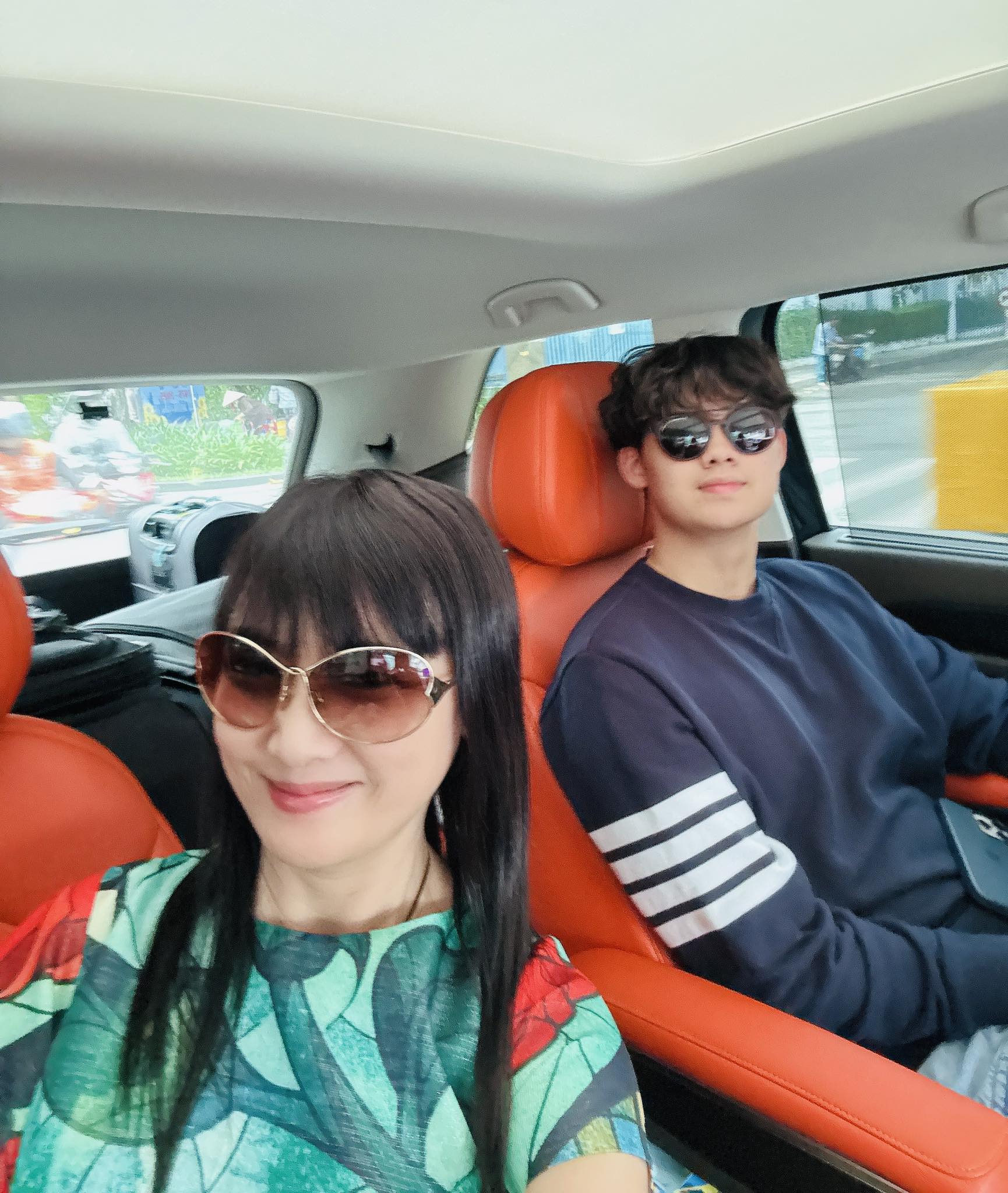Con trai như tài tử điện ảnh của Hiền Mai - 'người đẹp ảnh lịch' thập niên 90 - Ảnh 1. Con trai như tài tử điện ảnh của Hiền Mai - 'người đẹp ảnh lịch' thập niên 90 - Ảnh 1.