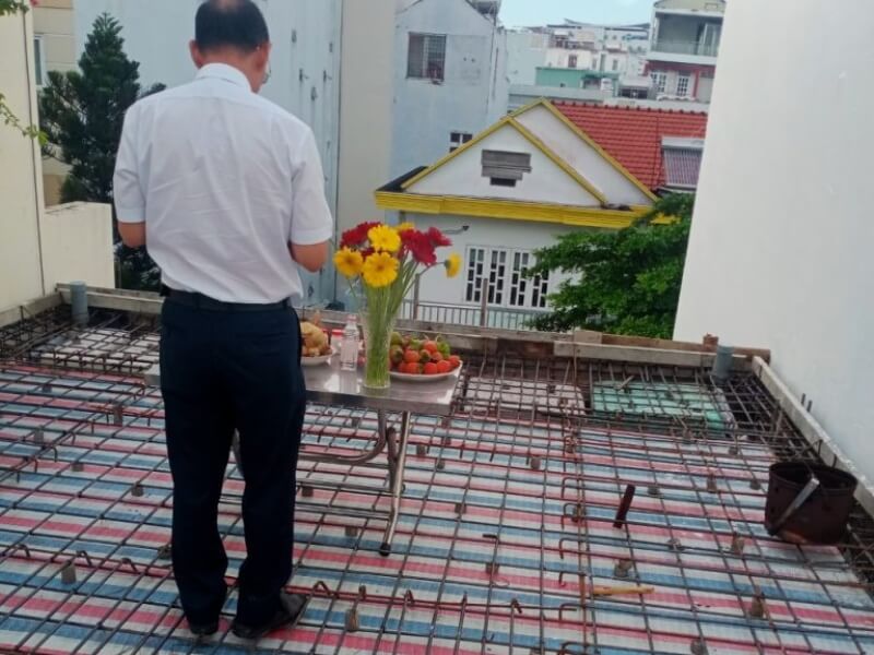 Những lưu ý quan trọng khi làm thủ tục cất nóc để gia đình bình an - Ảnh 3.
