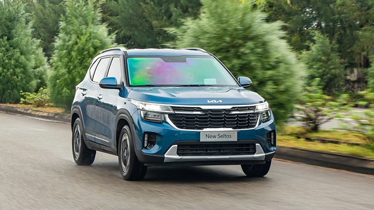 Giá lăn bánh KIA Seltos mới nhất giảm sốc, rẻ kỷ lục, xứng danh xe gầm cao SUV hạng B rẻ nhất Việt Nam - Ảnh 4. Giá lăn bánh KIA Seltos mới nhất giảm sốc, rẻ kỷ lục, xứng danh xe gầm cao SUV hạng B rẻ nhất Việt Nam - Ảnh 4.