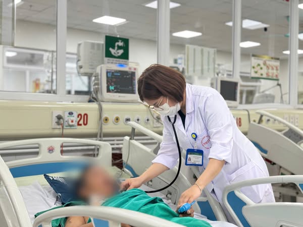 Người đàn ông 42 tuổi ở Hà Tĩnh suýt tử vong do nhiễm một loại nấm từ phân chim - Ảnh 2. Người đàn ông 42 tuổi ở Hà Tĩnh suýt tử vong do nhiễm một loại nấm từ phân chim - Ảnh 2.