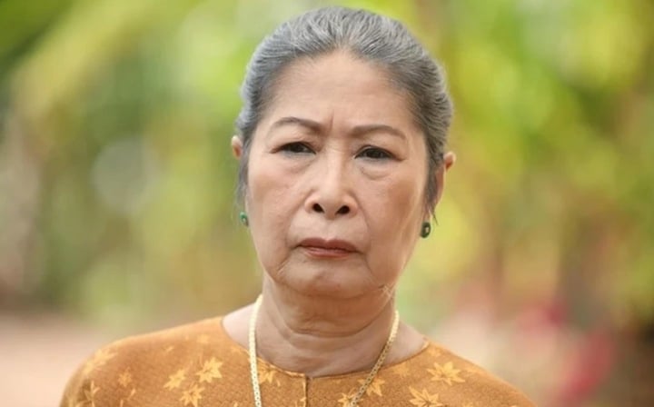 NSƯT chuyên vai ác đóng 'Lật mặt 8': Tôi vừa làm mẹ, vừa làm cha nuôi dạy 3 con - Ảnh 3. NSƯT chuyên vai ác đóng 'Lật mặt 8': Tôi vừa làm mẹ, vừa làm cha nuôi dạy 3 con - Ảnh 3.