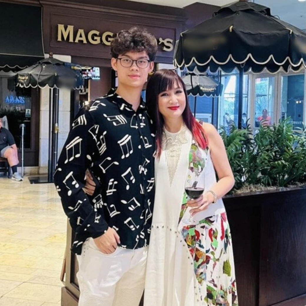 Con trai như tài tử điện ảnh của Hiền Mai - 'người đẹp ảnh lịch' thập niên 90 - Ảnh 2. Con trai như tài tử điện ảnh của Hiền Mai - 'người đẹp ảnh lịch' thập niên 90 - Ảnh 2.