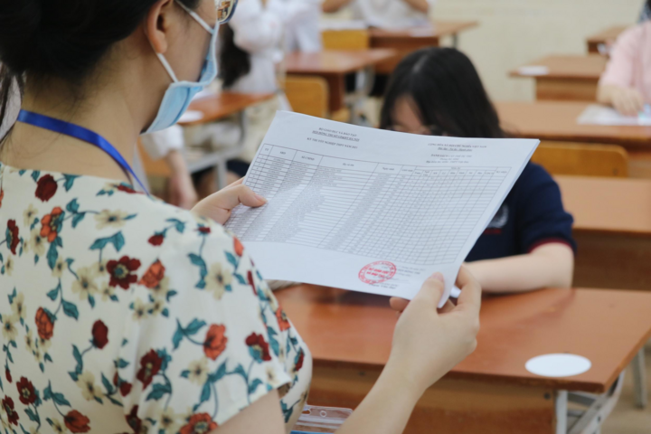 Tỷ lệ 'chọi' lớp 10 trường ngoại thành Hà Nội nhảy vọt, phụ huynh ngã ngửa - Ảnh 1. Tỷ lệ 'chọi' lớp 10 trường ngoại thành Hà Nội nhảy vọt, phụ huynh ngã ngửa - Ảnh 1.