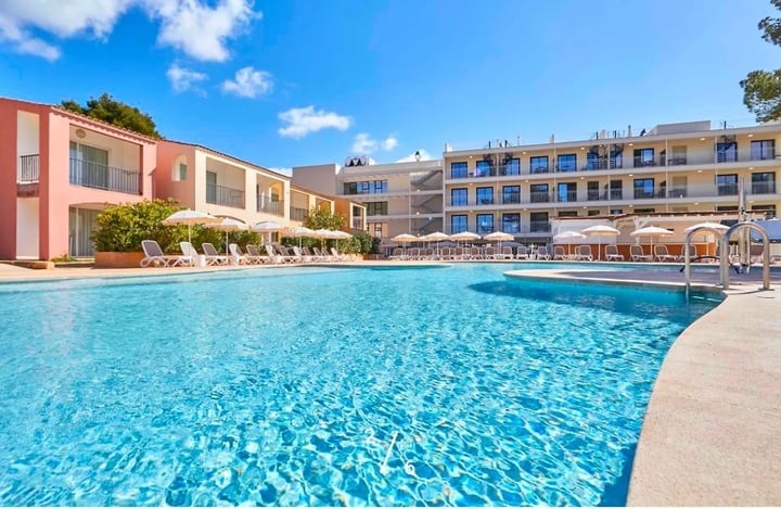 0pay-full-copy-by-natalia-penza-natypenzagmailcom-tel-34-659-567-821-first-pics-of-hotel-wher-1-13541462-1747468213079-1747468213493552350303.jpeg