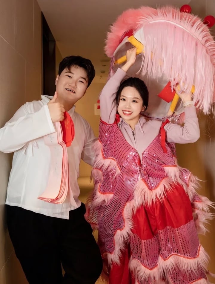 Cặp đôi làm tiệc cưới ở quán lẩu, hóa đơn dài 2 mét nhưng chỉ tốn 80 triệu đồng - Ảnh 3. Cặp đôi làm tiệc cưới ở quán lẩu, hóa đơn dài 2 mét nhưng chỉ tốn 80 triệu đồng - Ảnh 3.