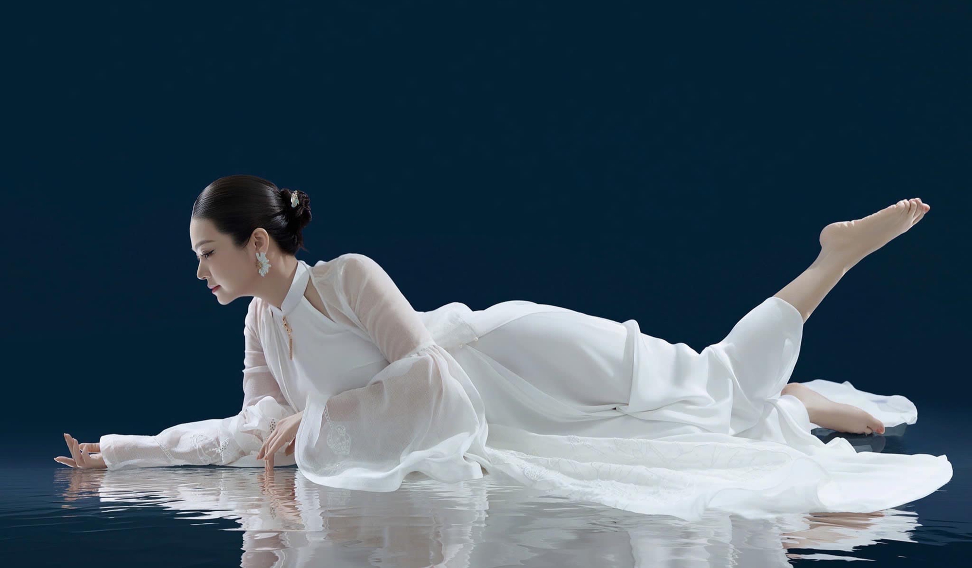 Điều không thể ngờ về nữ diễn viên 'trẻ đẹp khó tin' trong phim 'Cha tôi, người ở lại'- Ảnh 4.