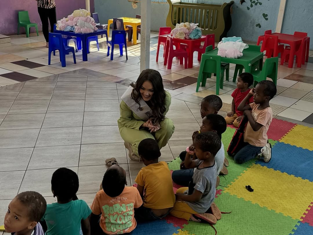 Cô gái đẹp như 'búp bê sống', làm giám đốc khi mới 18 tuổi thi Hoa hậu Thế giới - Ảnh 13. Cô gái đẹp như 'búp bê sống', làm giám đốc khi mới 18 tuổi thi Hoa hậu Thế giới - Ảnh 13.