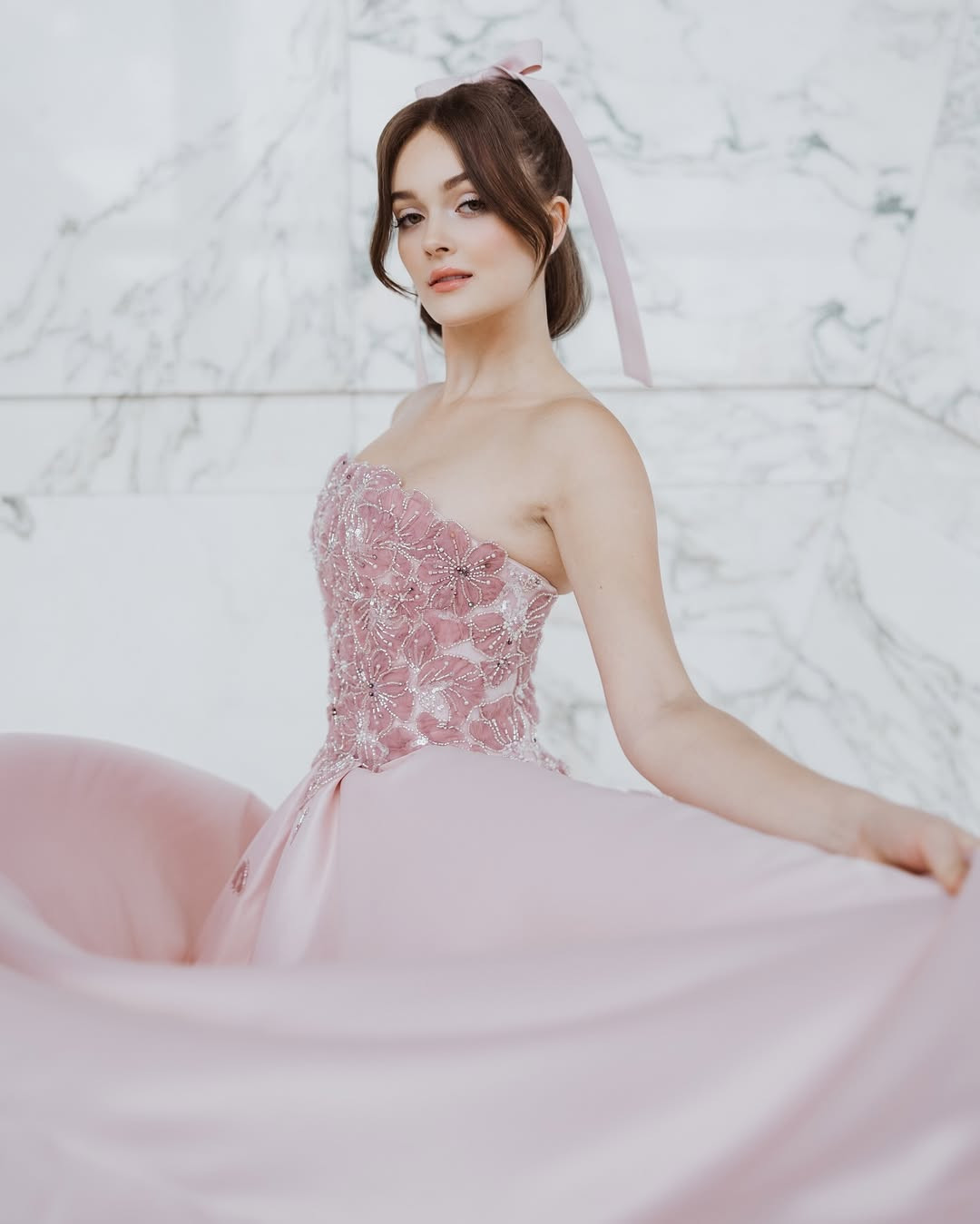 Cô gái đẹp như 'búp bê sống', làm giám đốc khi mới 18 tuổi thi Hoa hậu Thế giới - Ảnh 20. Cô gái đẹp như 'búp bê sống', làm giám đốc khi mới 18 tuổi thi Hoa hậu Thế giới - Ảnh 20.