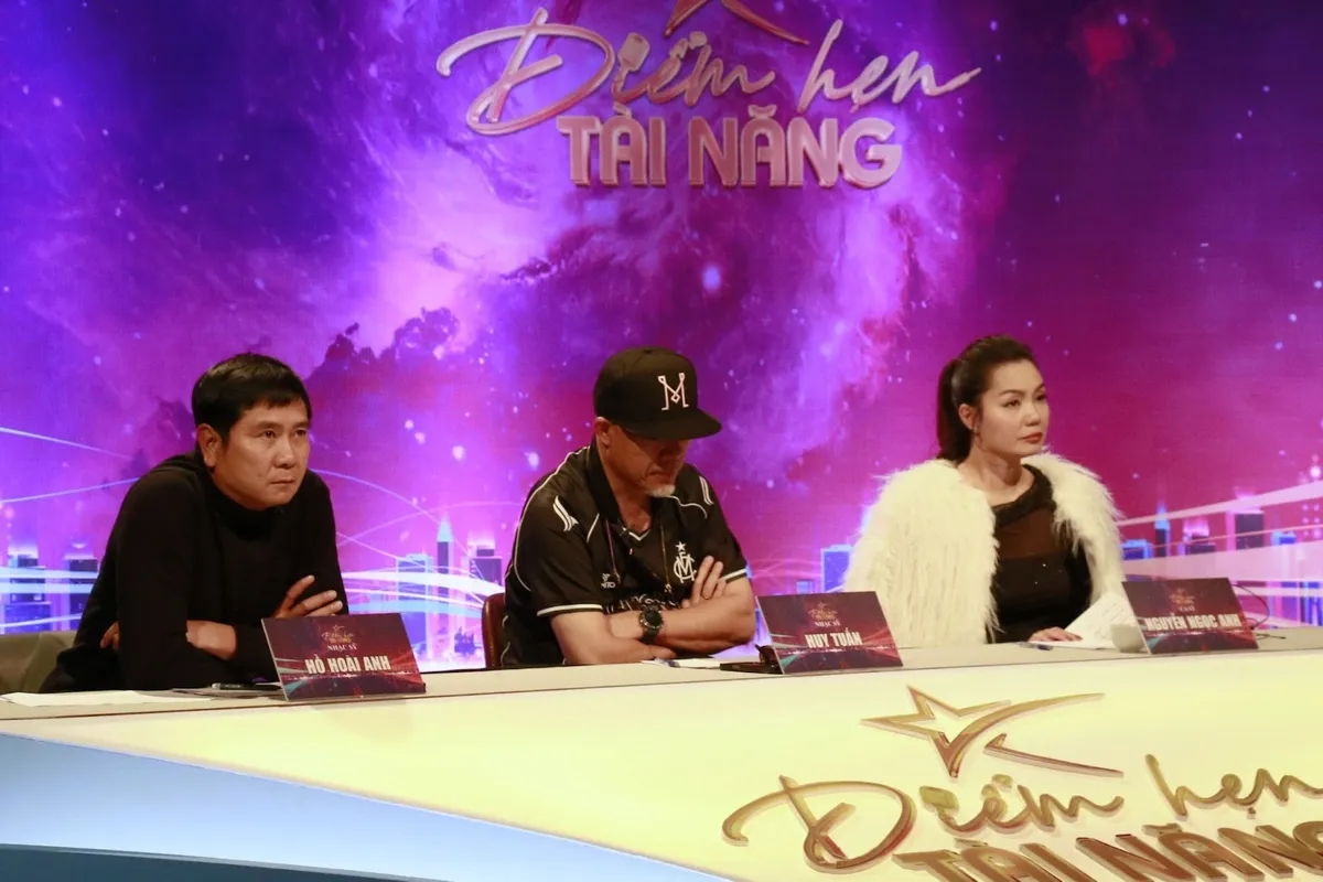 Nhan sắc người đẹp Phú Yên đang gây chú ý ở cuộc thi của VTV do Hồ Hoài Anh làm đạo diễn âm nhạc - Ảnh 2.