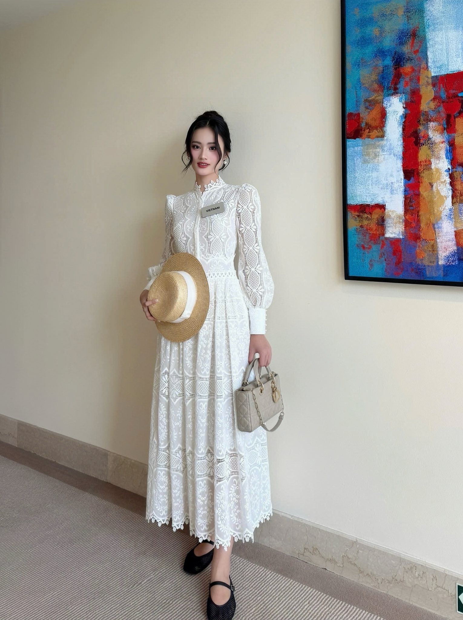 Tự tin đọ sắc với các thí sinh Miss Worlds 2025, Ý Nhi vẫn gây tranh cãi ở điểm này - Ảnh 4.