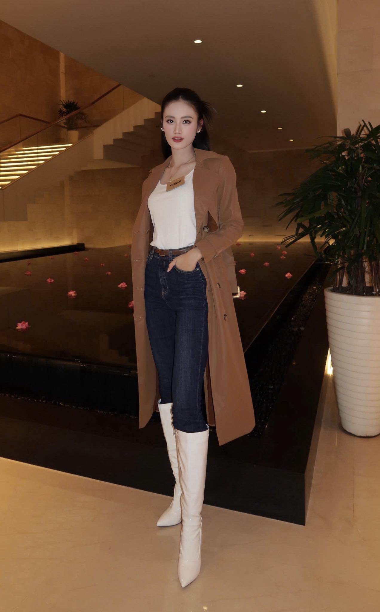 Tự tin đọ sắc với các thí sinh Miss Worlds 2025, Ý Nhi vẫn gây tranh cãi ở điểm này - Ảnh 3.