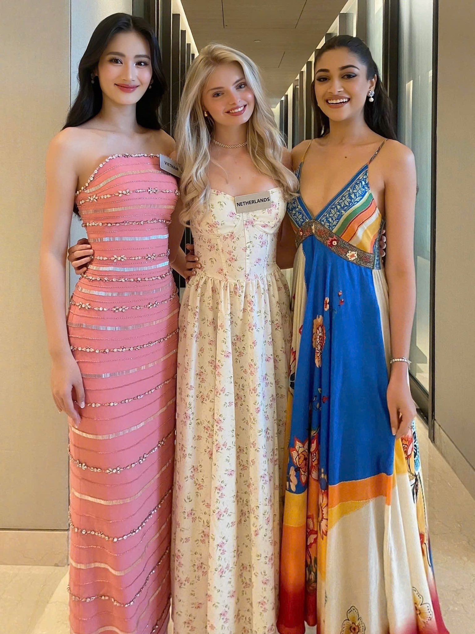 Tự tin đọ sắc với các thí sinh Miss Worlds 2025, Ý Nhi vẫn gây tranh cãi ở điểm này - Ảnh 8.