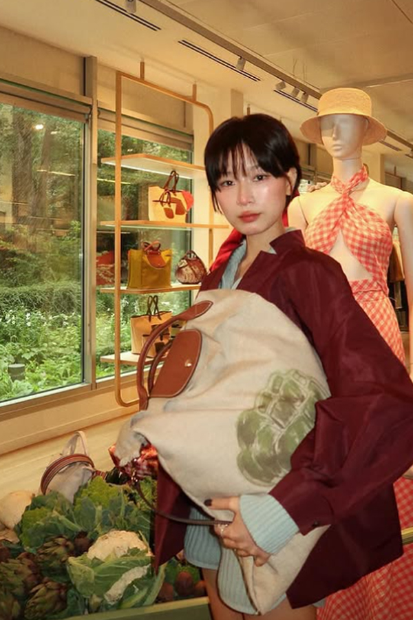 Nhan sắc xinh đẹp của hotgirl gen Z được mời tham dự Paris Fashion Week - Ảnh 5. Nhan sắc xinh đẹp của hotgirl gen Z được mời tham dự Paris Fashion Week - Ảnh 5.