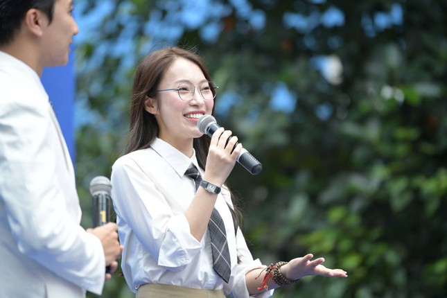 MC Khánh Vy và những chia sẻ thú vị trong Ngày hội tuyển sinh khối các ngành Khoa học và Công nghệ - Ảnh 1. MC Khánh Vy và những chia sẻ thú vị trong Ngày hội tuyển sinh khối các ngành Khoa học và Công nghệ - Ảnh 1.