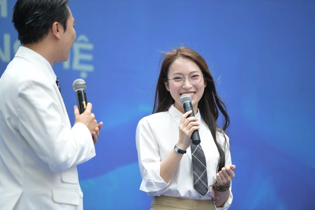 MC Khánh Vy và những chia sẻ thú vị trong Ngày hội tuyển sinh khối các ngành Khoa học và Công nghệ - Ảnh 2. MC Khánh Vy và những chia sẻ thú vị trong Ngày hội tuyển sinh khối các ngành Khoa học và Công nghệ - Ảnh 2.