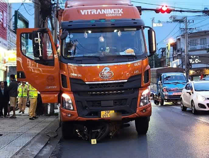 Từ việc xe tự trôi cán tử vong người chờ đèn đỏ: Dừng, đỗ ô tô thế nào để không gây họa?- Ảnh 1. Từ việc xe tự trôi cán tử vong người chờ đèn đỏ: Dừng, đỗ ô tô thế nào để không gây họa?- Ảnh 1.
