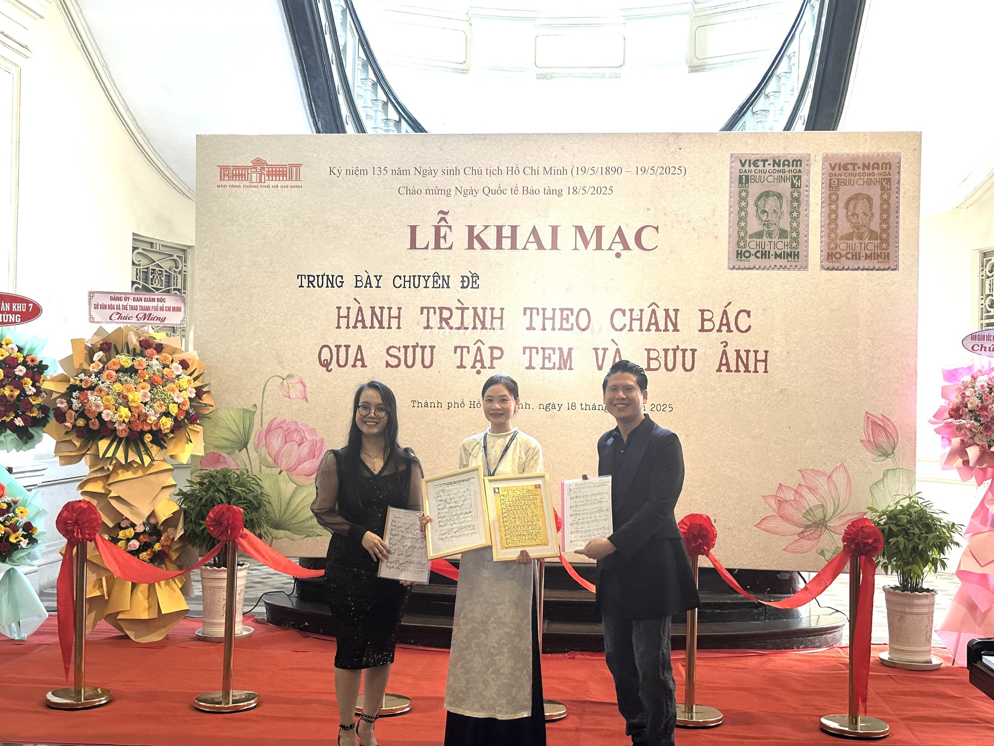 Món quà đặc biệt của nhạc sĩ Sa Huỳnh nhân ngày sinh nhật Bác - Ảnh 1. Món quà đặc biệt của nhạc sĩ Sa Huỳnh nhân ngày sinh nhật Bác - Ảnh 1.