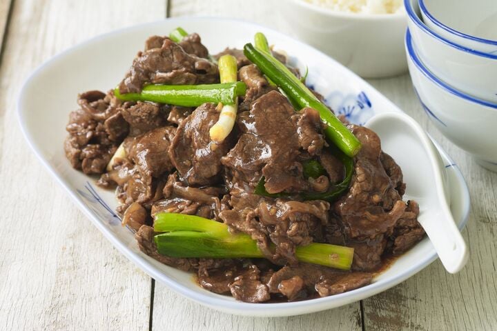 Vì sao xào thịt bò để lửa nhỏ dễ bị dai? - Ảnh 1. Vì sao xào thịt bò để lửa nhỏ dễ bị dai? - Ảnh 1.