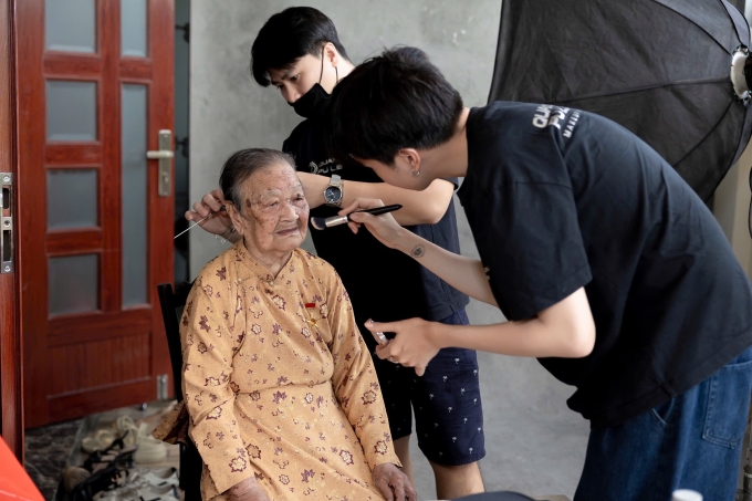 Vẻ đẹp vượt thời gian của các Mẹ Việt Nam anh hùng - Ảnh 2. Vẻ đẹp vượt thời gian của các Mẹ Việt Nam anh hùng - Ảnh 2.