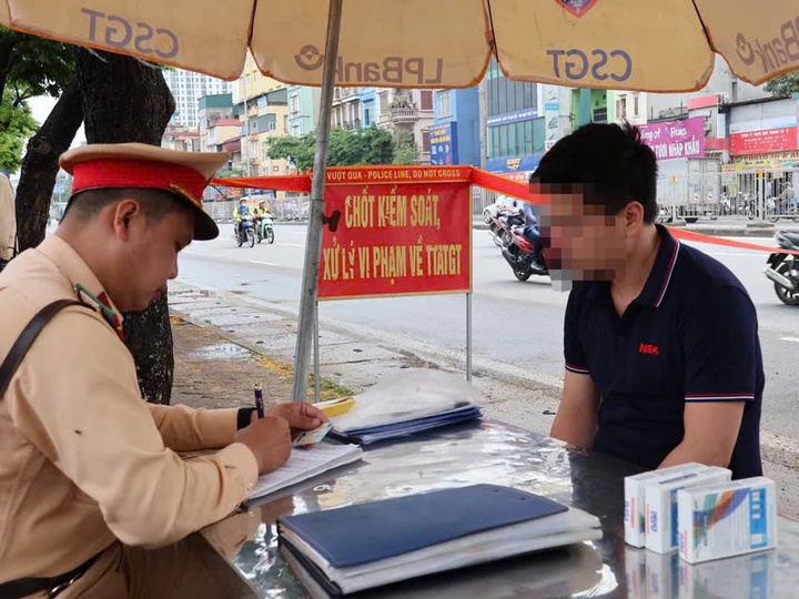 Tin sáng 3/5: Những ai sẽ được tăng lương hưu từ ngày 1/7? Cẩn trọng sập bẫy lừa đảo trong mùa du lịch 'nóng' nhất năm- Ảnh 3. Tin sáng 3/5: Những ai sẽ được tăng lương hưu từ ngày 1/7? Cẩn trọng sập bẫy lừa đảo trong mùa du lịch 'nóng' nhất năm- Ảnh 3.