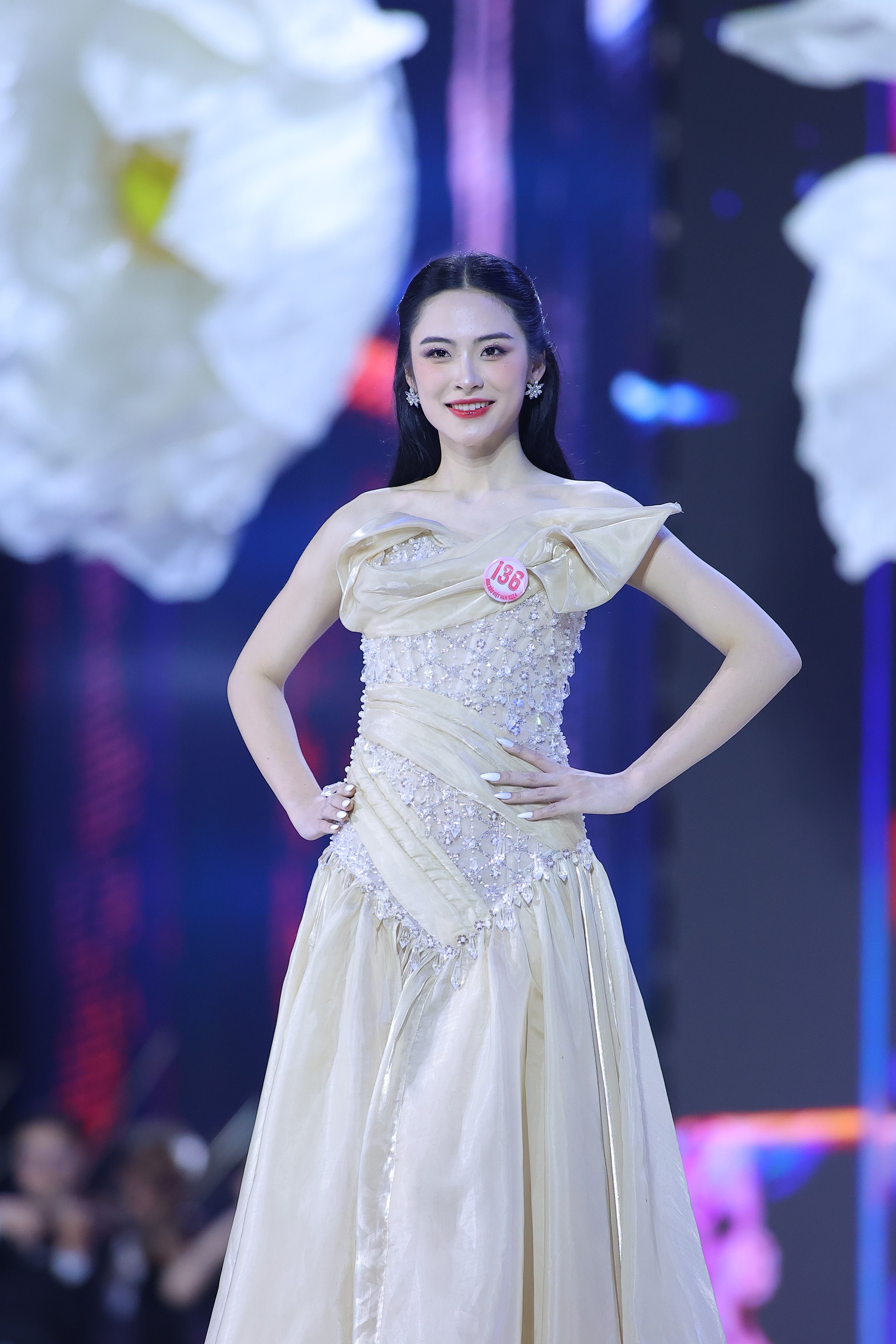 Cô gái Hải Phòng sinh năm 2005 ở chung kết Hoa hậu Việt Nam - Ảnh 12. Cô gái Hải Phòng sinh năm 2005 ở chung kết Hoa hậu Việt Nam - Ảnh 12.