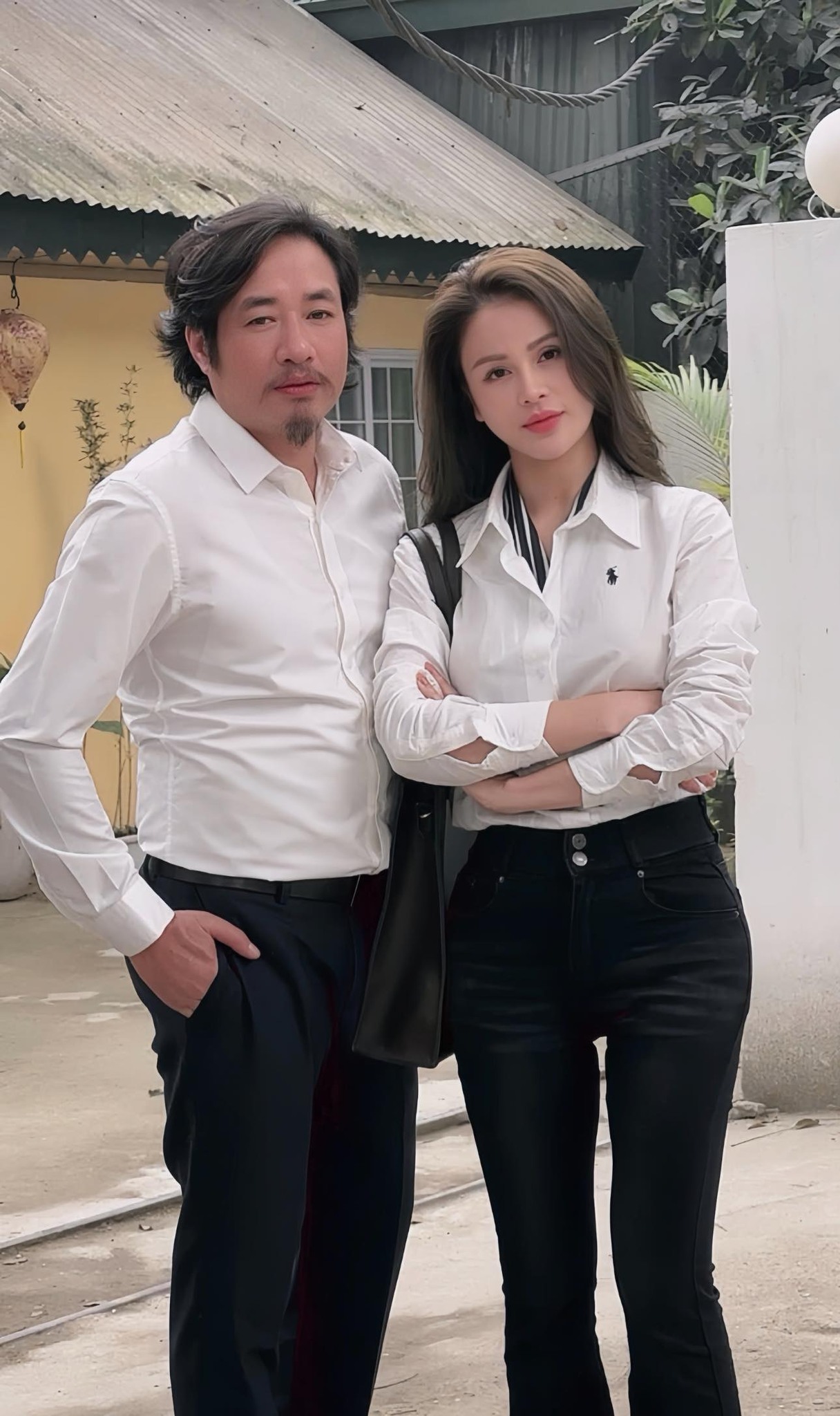 'Bạn gái' kiến trúc sư của Bùi Như Lai phim 'Cha tôi, người ở lại' gợi cảm với áo ren xuyên thấu- Ảnh 2.