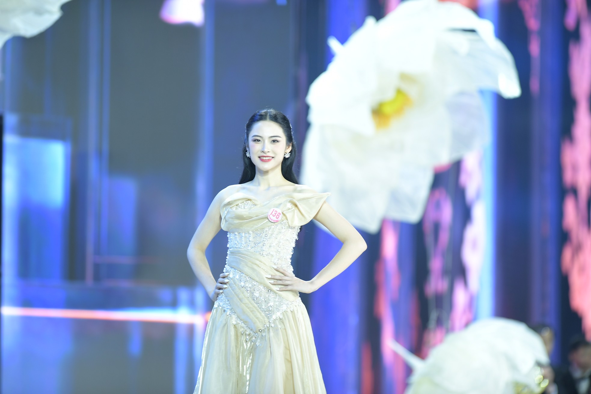 Cô gái Hải Phòng sinh năm 2005 ở chung kết Hoa hậu Việt Nam - Ảnh 10. Cô gái Hải Phòng sinh năm 2005 ở chung kết Hoa hậu Việt Nam - Ảnh 10.