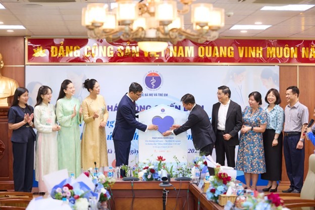 Phát động chiến dịch nâng cao nhận thức chăm sóc mẹ và bé - Ảnh 3. Phát động chiến dịch nâng cao nhận thức chăm sóc mẹ và bé - Ảnh 3.