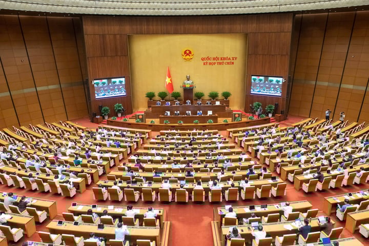 Chính phủ đề xuất bỏ hình phạt tử hình với 8 tội danh - Ảnh 1. Chính phủ đề xuất bỏ hình phạt tử hình với 8 tội danh - Ảnh 1.