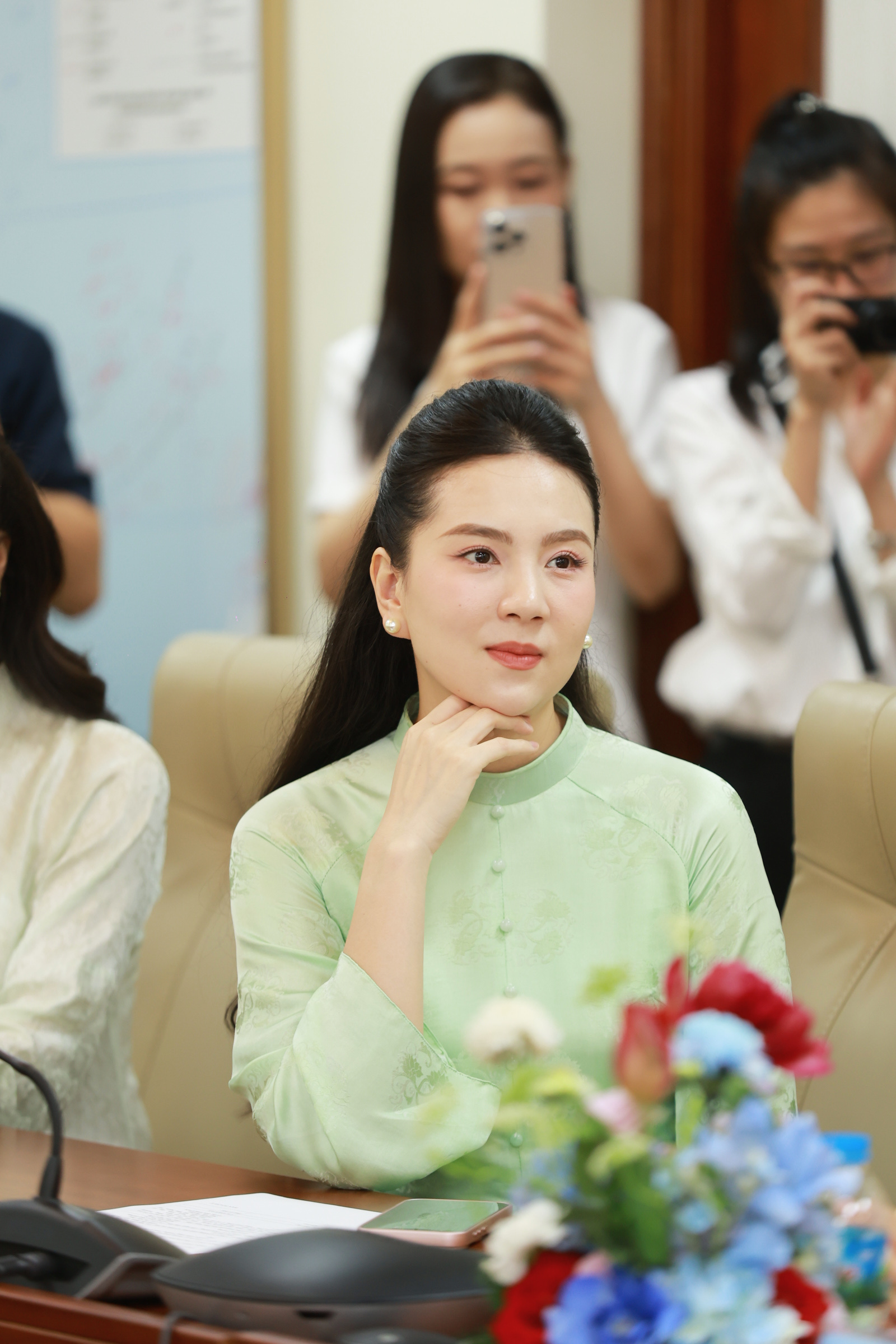 Mai Ngọc tái xuất cùng Ngọc Hân, khán giả nhận xét nữ MC chỉ thua hoa hậu đúng một điều- Ảnh 6. Mai Ngọc tái xuất cùng Ngọc Hân, khán giả nhận xét nữ MC chỉ thua hoa hậu đúng một điều- Ảnh 6.