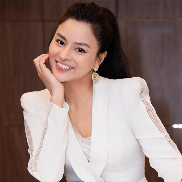 Siêu mẫu quê Nam Định từng đóng phim của Củng Lợi cách đây nhiều năm hiện giờ ra sao? - Ảnh 4. Siêu mẫu quê Nam Định từng đóng phim của Củng Lợi cách đây nhiều năm hiện giờ ra sao? - Ảnh 4.
