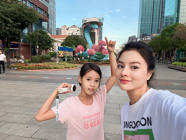 Siêu mẫu quê Nam Định từng đóng phim của Củng Lợi cách đây nhiều năm hiện giờ ra sao? - Ảnh 8. Siêu mẫu quê Nam Định từng đóng phim của Củng Lợi cách đây nhiều năm hiện giờ ra sao? - Ảnh 8.