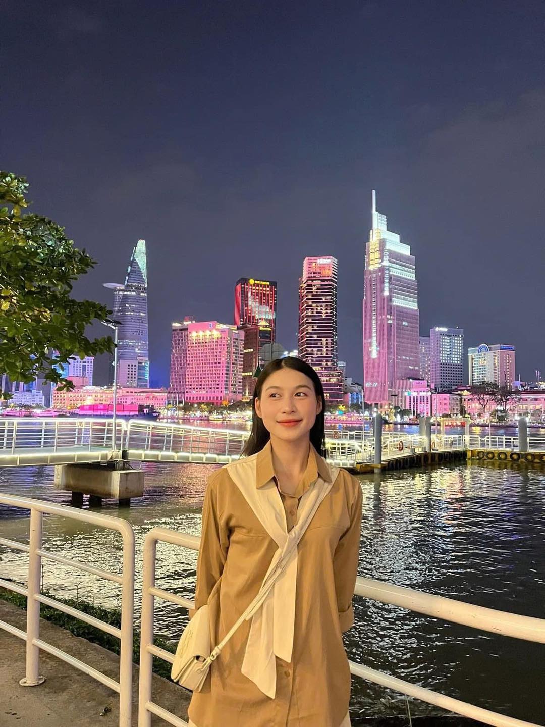 Nữ sinh xứ Huế gương mặt sáng giá tại Hoa hậu Việt Nam - Ảnh 7. Nữ sinh xứ Huế gương mặt sáng giá tại Hoa hậu Việt Nam - Ảnh 7.