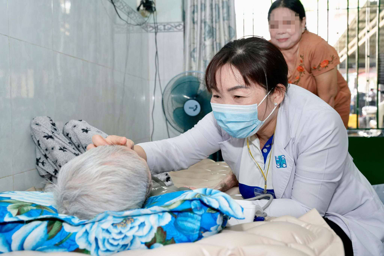 Trung bình mỗi người Việt có khoảng 10 năm mắc bệnh tật - Ảnh 1. Trung bình mỗi người Việt có khoảng 10 năm mắc bệnh tật - Ảnh 1.