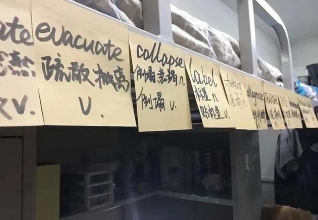 Người mẹ mù chữ và bản hợp đồng kì lạ giúp con trai từ học sinh cá biệt trở thành giám đốc tập đoàn lớn- Ảnh 3. Người mẹ mù chữ và bản hợp đồng kì lạ giúp con trai từ học sinh cá biệt trở thành giám đốc tập đoàn lớn- Ảnh 3.
