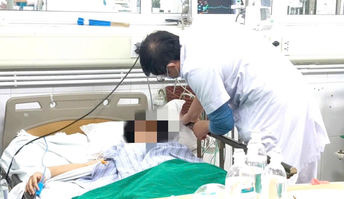 Người phụ nữ ở Hà Nội đi cấp cứu trong đêm sau khi làm điều này để giảm đau đầu- Ảnh 1. Người phụ nữ ở Hà Nội đi cấp cứu trong đêm sau khi làm điều này để giảm đau đầu- Ảnh 1.