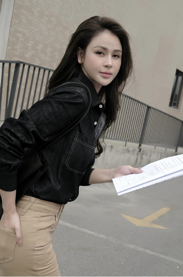 Nhan sắc như hoa hậu của mỹ nhân quê Tuyên Quang vừa vào vai người yêu bố Chính trong 'Cha tôi người ở lại'- Ảnh 8. Nhan sắc như hoa hậu của mỹ nhân quê Tuyên Quang vừa vào vai người yêu bố Chính trong 'Cha tôi người ở lại'- Ảnh 8.