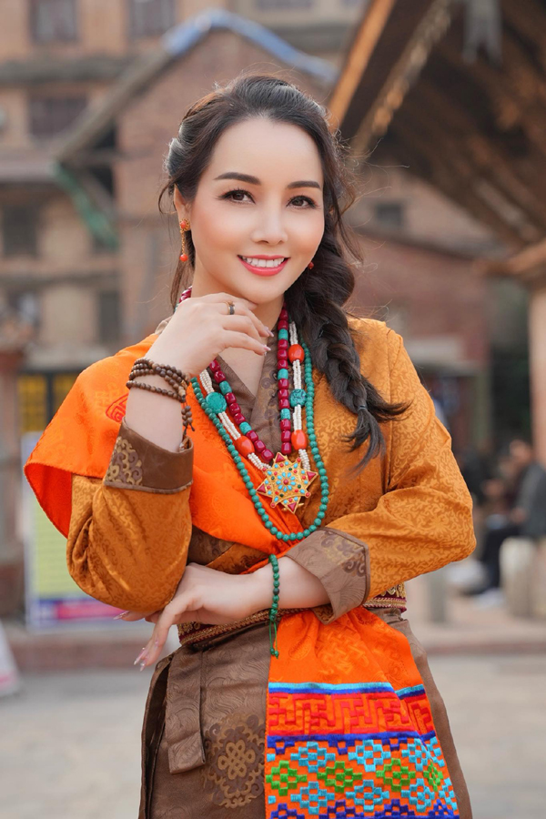 mai-thu-huyen-5-17479724833141016340859.jpg