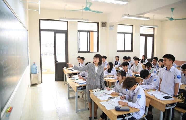 Hiệu trưởng, hiệu phó có được nghỉ hè nhiều như giáo viên? - Ảnh 1. Hiệu trưởng, hiệu phó có được nghỉ hè nhiều như giáo viên? - Ảnh 1.