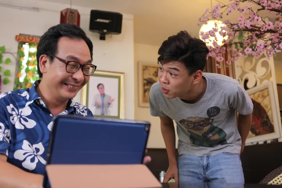 Nam diễn viên quê Quảng Trị vào vai 'xưa nay hiếm' trong phim 'Cha tôi, người ở lại', cứ xuất hiện là khán giả bật cười- Ảnh 4. Nam diễn viên quê Quảng Trị vào vai 'xưa nay hiếm' trong phim 'Cha tôi, người ở lại', cứ xuất hiện là khán giả bật cười- Ảnh 4.