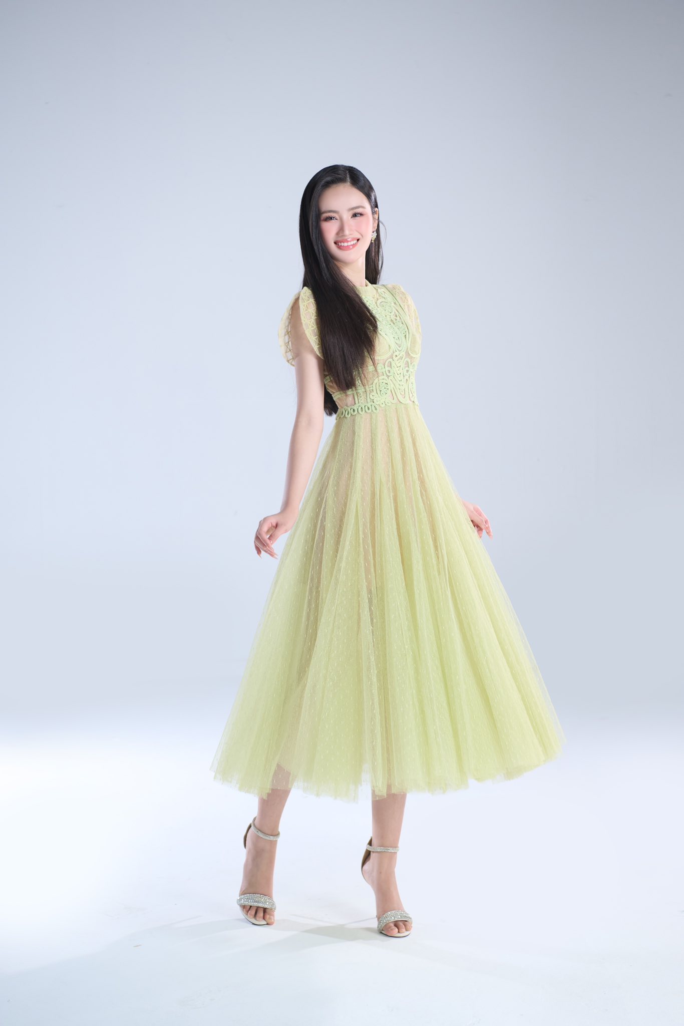 Hoa hậu Ý Nhi sẽ lọt top bao nhiêu tại Miss World 2025?- Ảnh 7. Hoa hậu Ý Nhi sẽ lọt top bao nhiêu tại Miss World 2025?- Ảnh 7.