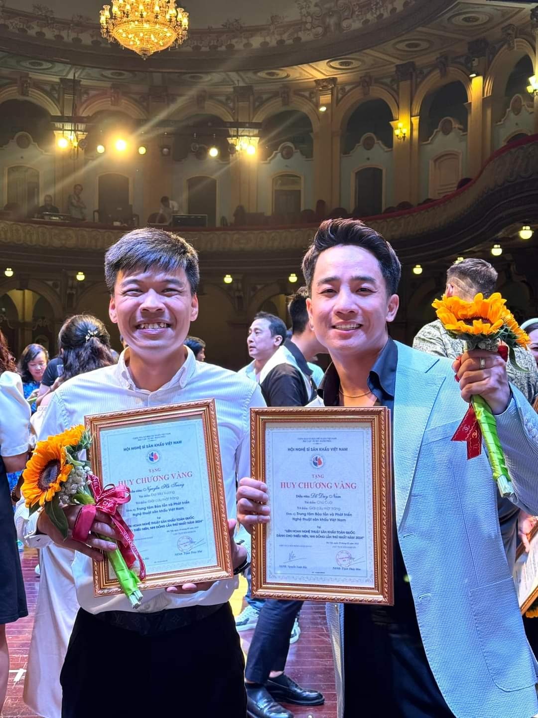 Nam diễn viên quê Quảng Trị vào vai 'xưa nay hiếm' trong phim 'Cha tôi, người ở lại', cứ xuất hiện là khán giả bật cười- Ảnh 10. Nam diễn viên quê Quảng Trị vào vai 'xưa nay hiếm' trong phim 'Cha tôi, người ở lại', cứ xuất hiện là khán giả bật cười- Ảnh 10.