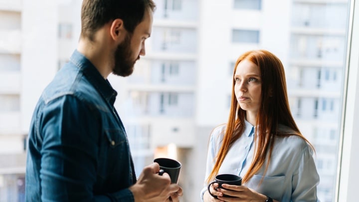 annoying-greetings-that-immediately-turn-people-off-when-you-first-meet-them-what-is-your-deal-11065322-1748181215306-17481812155261730515850.jpeg