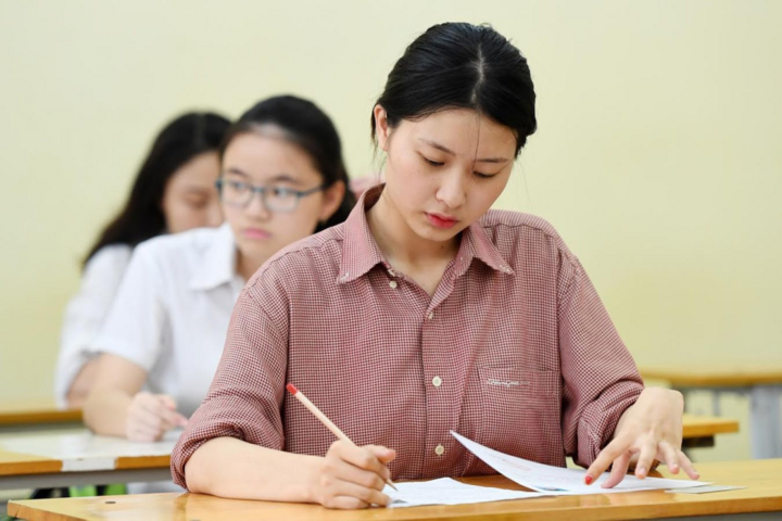 tuyen-sinh-2025-14241537-1748176019882-1748176020074665091513.png