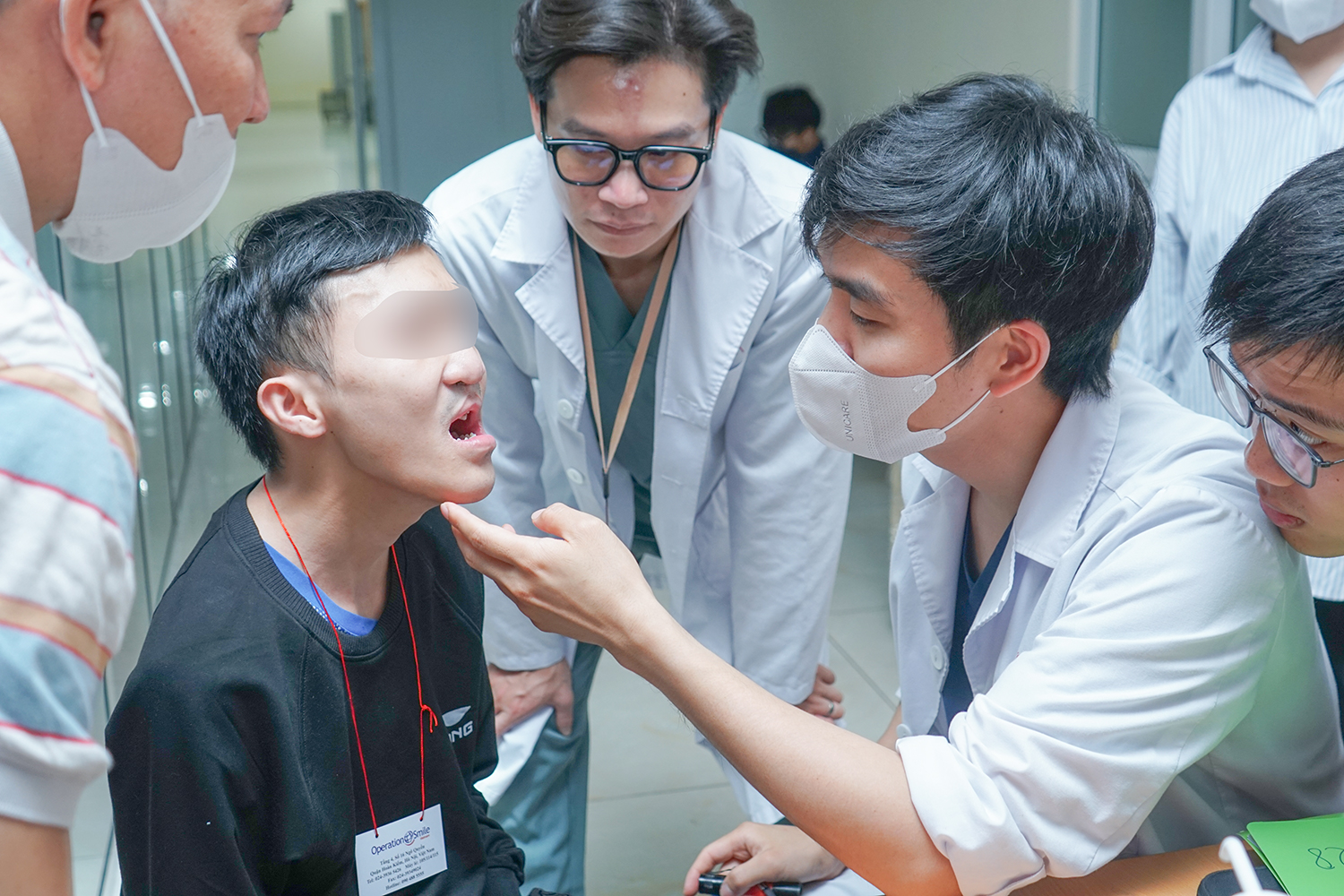 Tìm lại nụ cười, hành trình nhân văn cho trẻ em mắc dị tật khe hở môi, vòm miệng  - Ảnh 1.
