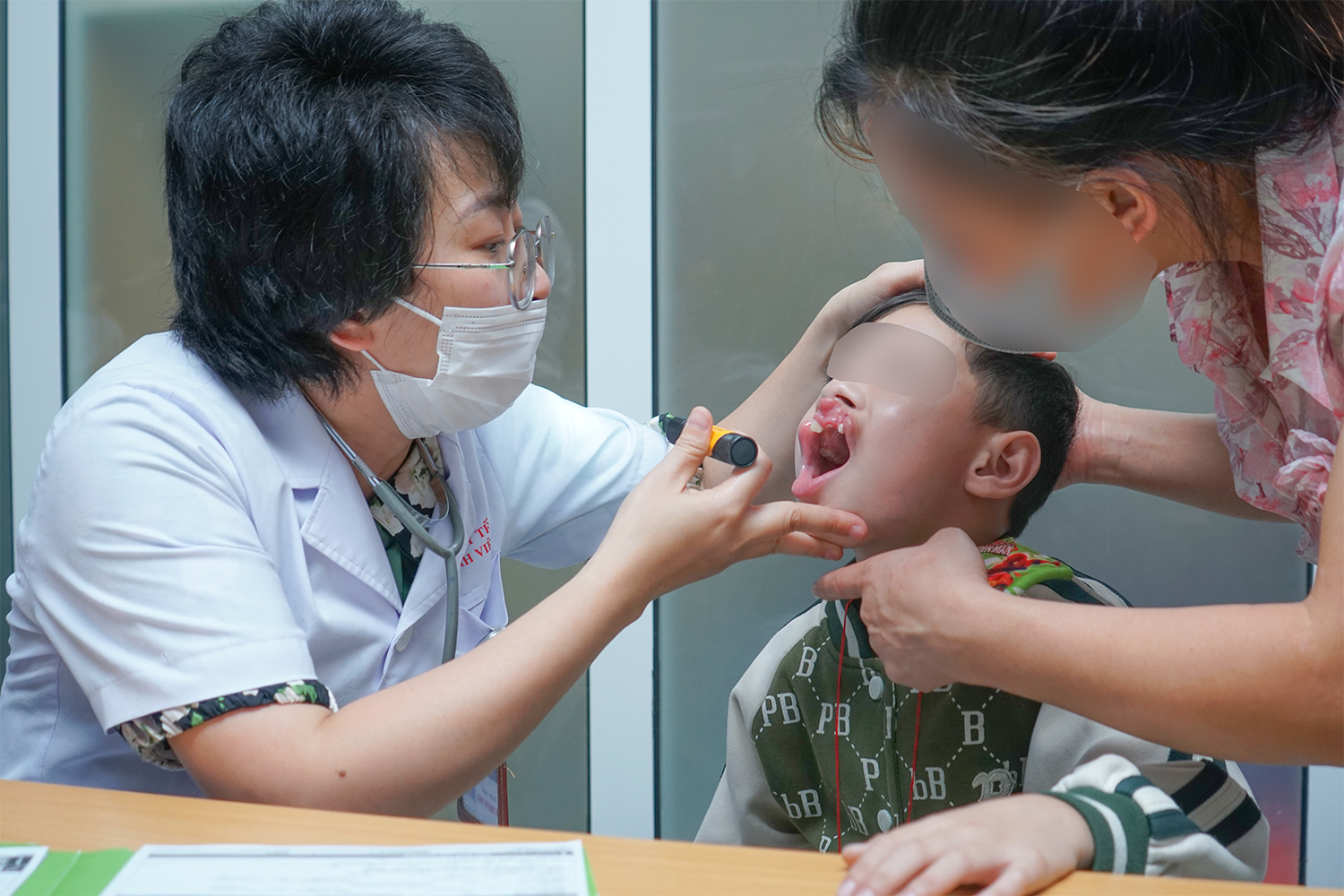 Tìm lại nụ cười, hành trình nhân văn cho trẻ em mắc dị tật khe hở môi, vòm miệng  - Ảnh 7.